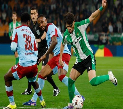 张玉宁近期,表现引发质,首发席位堪,中国重庆时时彩网,足彩竞猜,重庆时时彩网,体彩竞猜